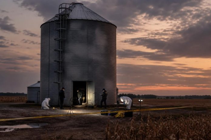 Un corps a été retrouvé dans un silo agricole. Les autorités ont lancé une enquête pour déterminer les circonstances de cet incident.